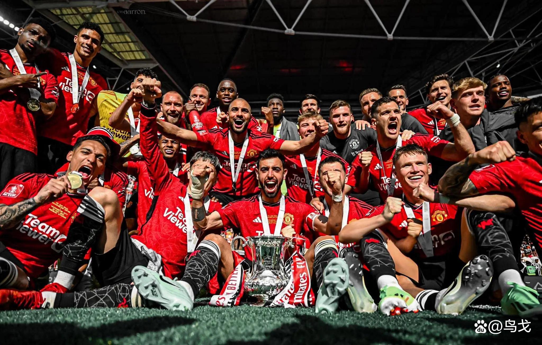 集结日突围战来临，曼联围绕意甲官宣签约，球迷炸锅，数据趋势出现新变化(曼联的赞助商)